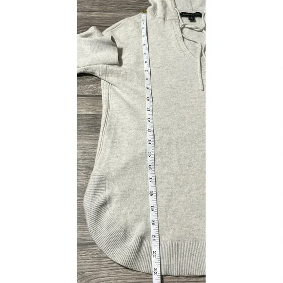 Banana Republic Women's Merino Wool Cashmere Hooded Sweater SZ Small in Oatmeal - Picture 7 of 9